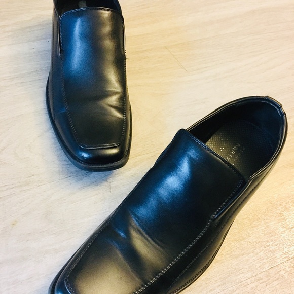 Black Perry Ellis dress shoes - Picture 3 of 4